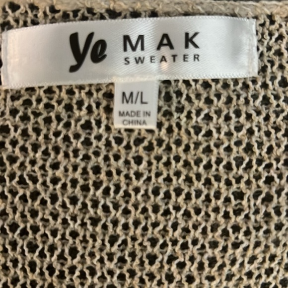 Yemak Long Sleeve Knitted Sweater - Picture 6 of 8